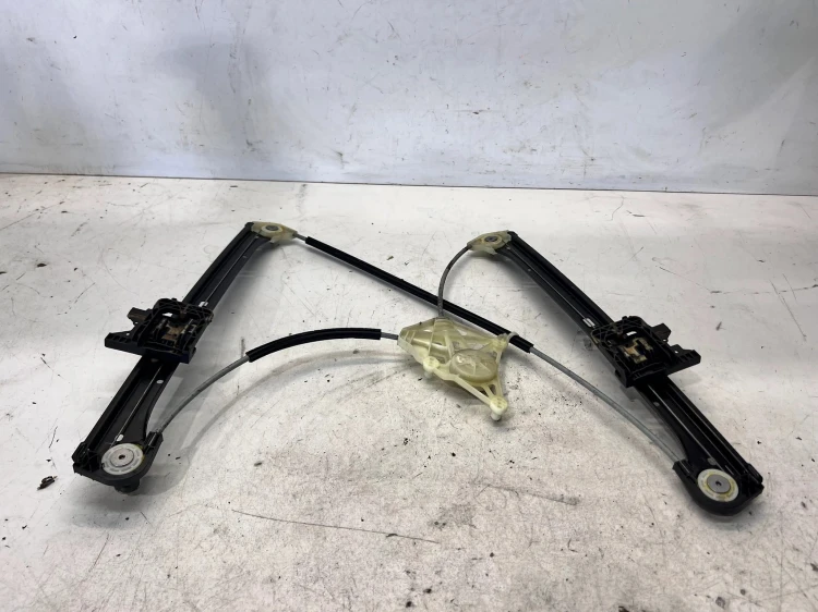 MECHANIZM PODNOSZENIA SZYBY PRAWY TYŁ AUDI 4M0839462A