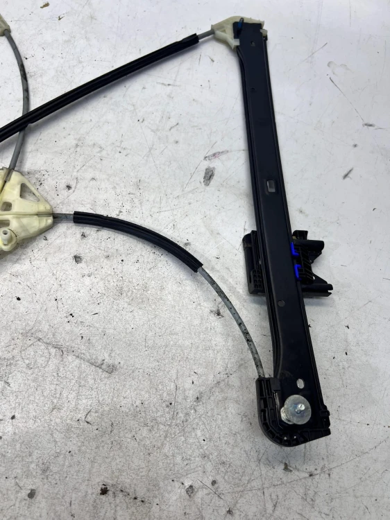 MECHANIZM PODNOSZENIA SZYBY PRAWY TYŁ AUDI 4M0839462A