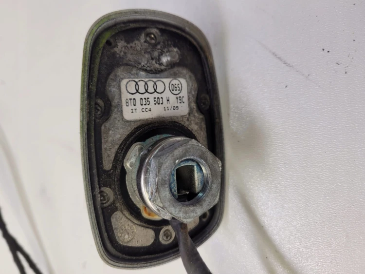 ANTENA LOTKA REKIN AUDI A4 A5 Q5 8T0035503H LY9C