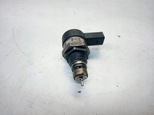 ZAWÓR CIŚNIENIA PALIWA AUDI VOLKSWAGEN SEAT SKODA 057130764H