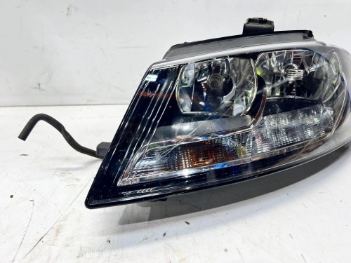 REFLEKTOR LAMPA LEWY PRZÓD AUDI A3 8P 8P0941003 UK ZAMIENNIK