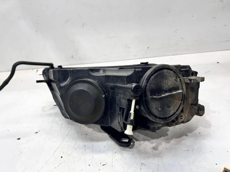 REFLEKTOR LAMPA LEWY PRZÓD AUDI A3 8P 8P0941003 UK ZAMIENNIK
