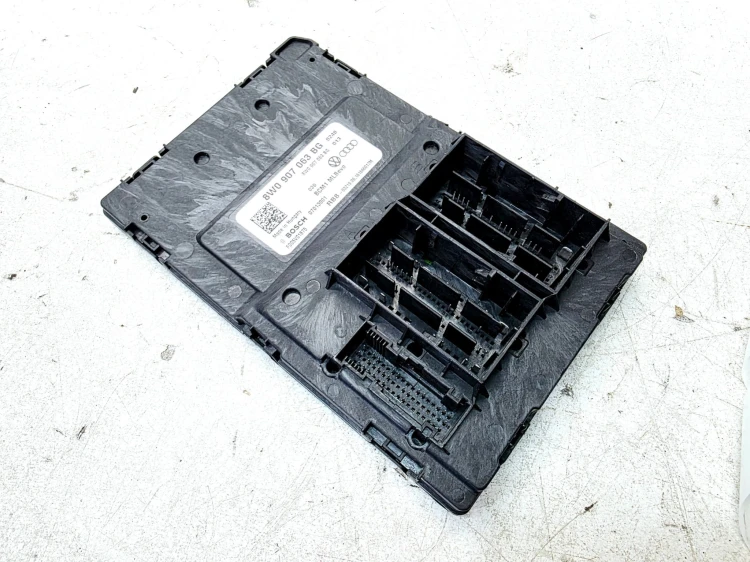 MODUŁ STEROWNIK INSTALACJI ELEKTRYCZNEJ AUDI A4 B9 A5 Q7 4M 8W0907063BG