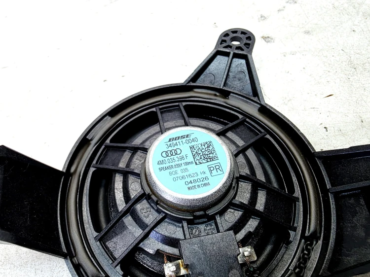 GŁOŚNIK DACHU BOSE SURROUND PRAWY TYŁ AUDI Q7 4M 4M0035398F