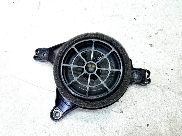 GŁOŚNIK DACHU BOSE SURROUND LEWY TYŁ AUDI Q7 4M 4M0035398D