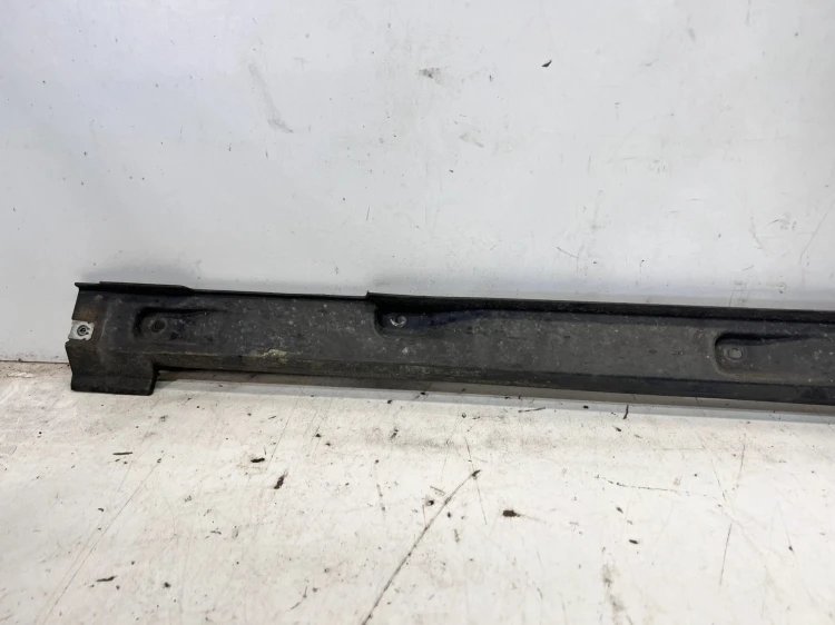 LISTWA PROGOWA PRAWA AUDI Q4 E-TRON SPORTBACK 89A825212