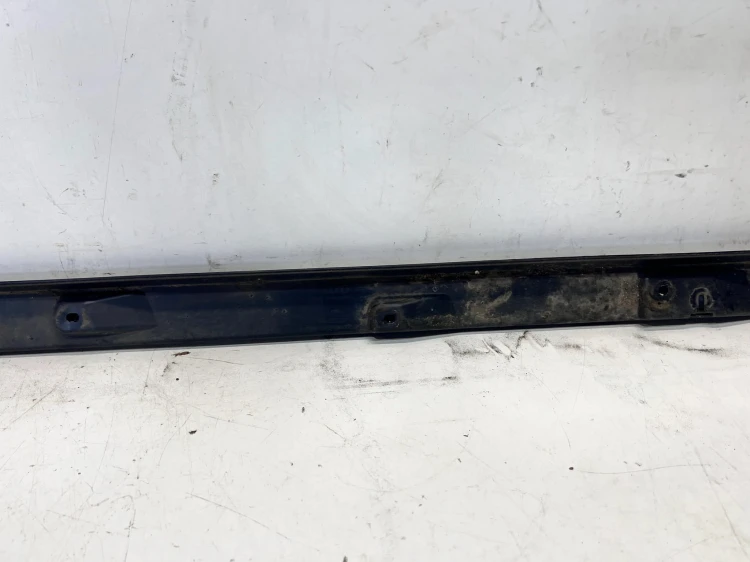 LISTWA PROGOWA PRAWA AUDI Q4 E-TRON SPORTBACK 89A825212
