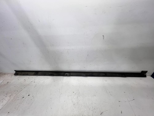 LISTWA PROGOWA LEWA AUDI Q4 E-TRON SPORTBACK 89A825211