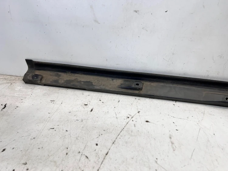 LISTWA PROGOWA LEWA AUDI Q4 E-TRON SPORTBACK 89A825211