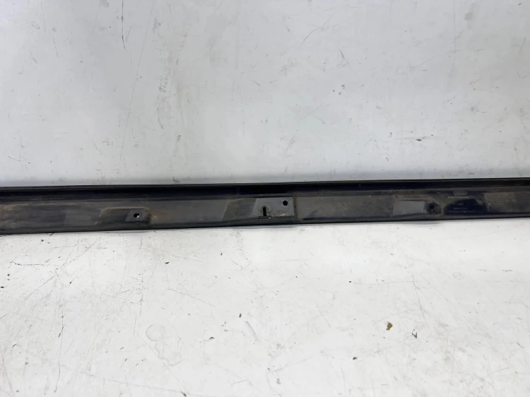 LISTWA PROGOWA LEWA AUDI Q4 E-TRON SPORTBACK 89A825211