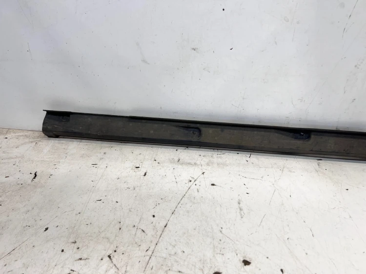 LISTWA PROGOWA LEWA AUDI Q4 E-TRON SPORTBACK 89A825211