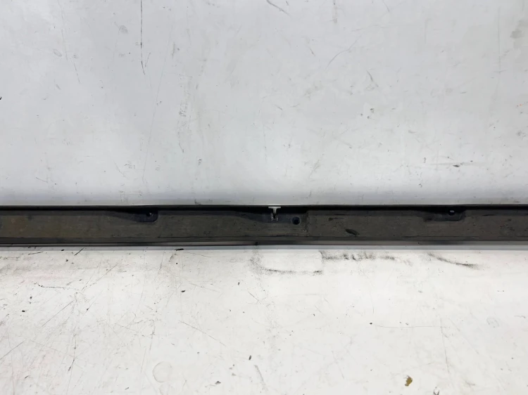 LISTWA PROGOWA LEWA AUDI Q4 E-TRON SPORTBACK 89A825211