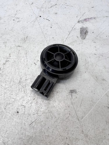 GŁOŚNIK WYSOKO TONOWY DESKI AUDI Q7 4M 4M0035399G