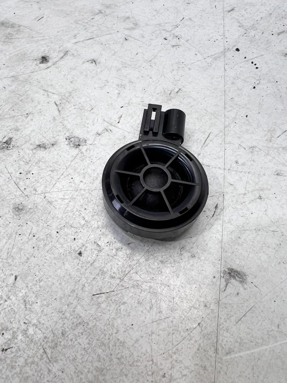 GŁOŚNIK WYSOKO TONOWY DESKI AUDI Q7 4M 4M0035399G
