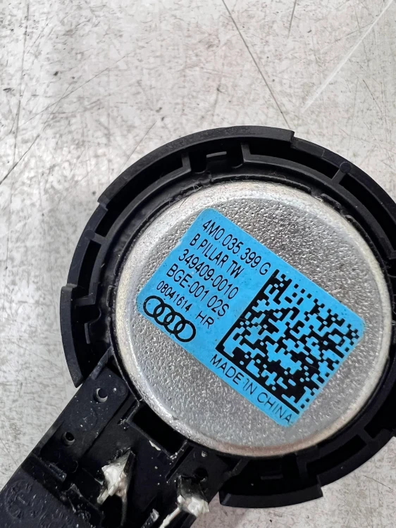 GŁOŚNIK WYSOKO TONOWY DESKI AUDI Q7 4M 4M0035399G