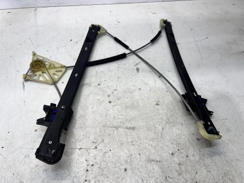MECHANIZM PODNOSZENIA SZYBY PRAWY PRZÓD AUDI 4M0837462A