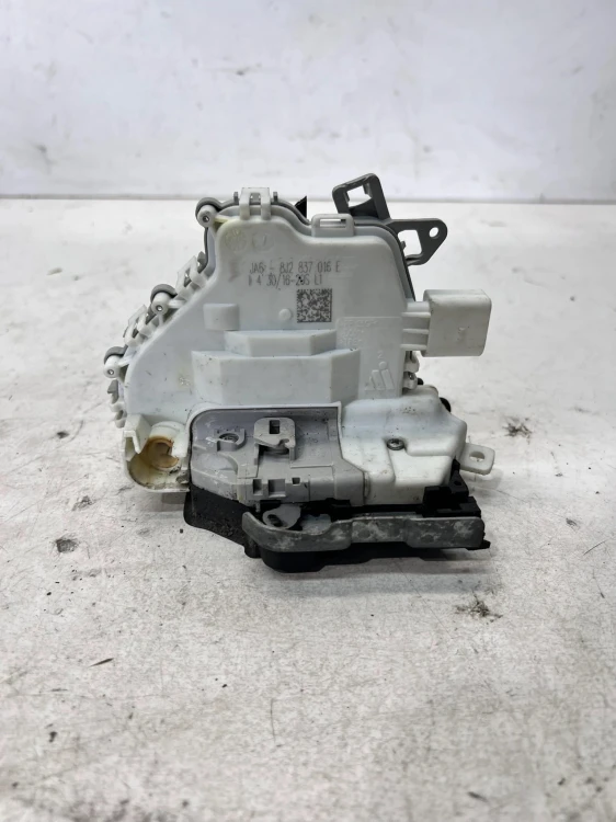 ZAMEK DRZWI PRAWY PRZÓD AUDI A4 B8 A5 8T Q5 8R 8J2837016E 7 PIN