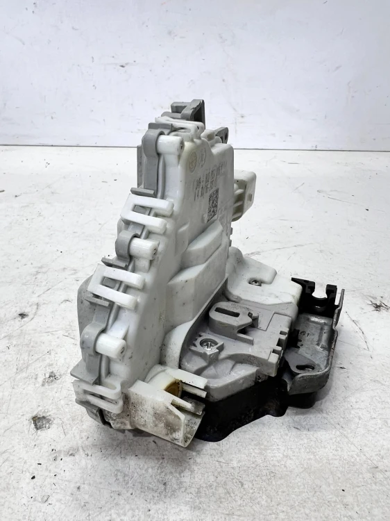 ZAMEK DRZWI PRAWY PRZÓD AUDI A4 B8 A5 8T Q5 8R 8J2837016E 7 PIN