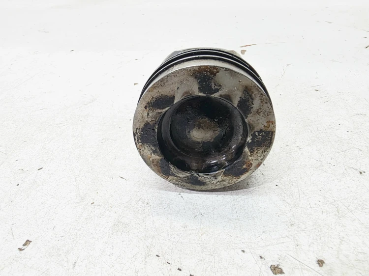 TŁOK + KORBOWÓD AUDI A4 B9 A5 8W A6 VOLKSWAGEN SEAT SKODA 2.0 TDI 04LA 1/26