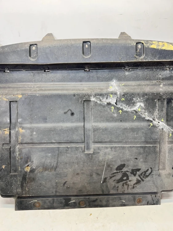 OSŁONA PŁYTA POD SILNIK AUDI Q5 8R 8R0863821C 90/26 USZK