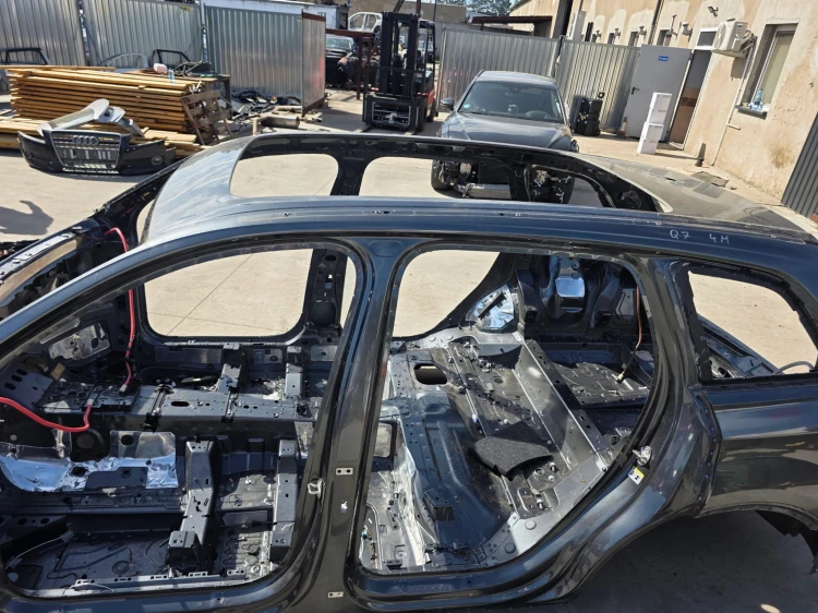 DACH ĆWIARTKA AUDI Q7 4M ORGINAŁ PANORAMA !!!