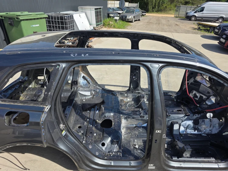 DACH ĆWIARTKA AUDI Q7 4M ORGINAŁ PANORAMA !!!