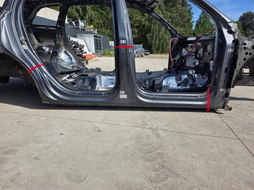 ĆWIARTKA PRÓG PRAWY STRONA PASAŻERA AUDI Q7 4M ORYGINAŁ !!!