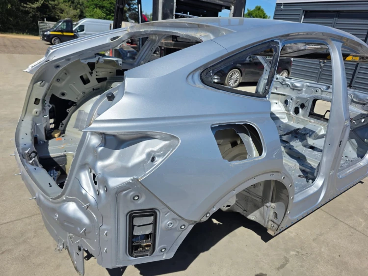 ĆWIARTKA BŁOTNIK PRAWY TYŁ AUDI Q4 E-TRON LZ7G ORYGINAŁ !!!