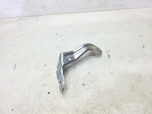 WSPORNIK MOCOWANIE BŁOTNIKA LEWY PRZÓD AUDI Q4 E-TRON 89A821135