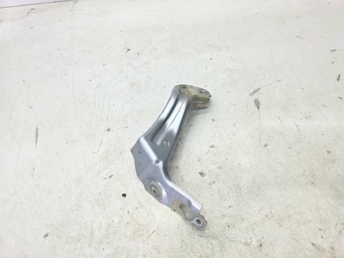 WSPORNIK MOCOWANIE BŁOTNIKA LEWY PRZÓD AUDI Q4 E-TRON 89A821135