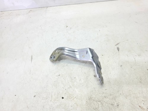 WSPORNIK MOCOWANIE BŁOTNIKA PRAWY PRZÓD AUDI Q4 E-TRON 89A821136