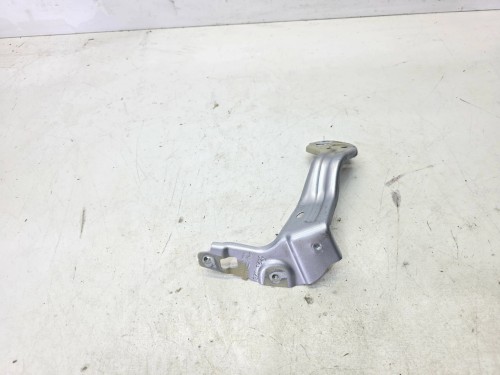 WSPORNIK MOCOWANIE BŁOTNIKA PRAWY PRZÓD AUDI Q4 E-TRON 89A821136