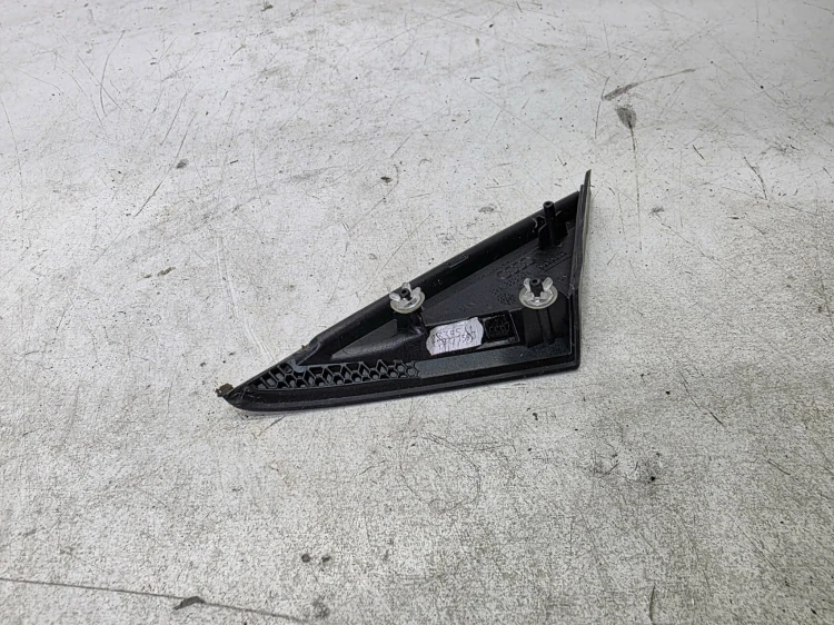 LISTWA NAKŁADKA BŁOTNIKA PRAWY PRZÓD AUDI Q4 E-TRON 89A853274