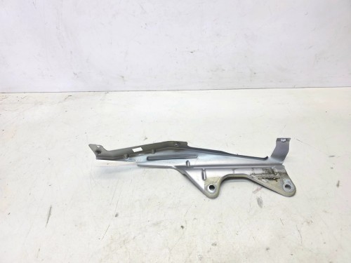 WSPORNIK MOCOWANIE BŁOTNIKA PRAWY PRZÓD AUDI Q4 E-TRON 89A821670