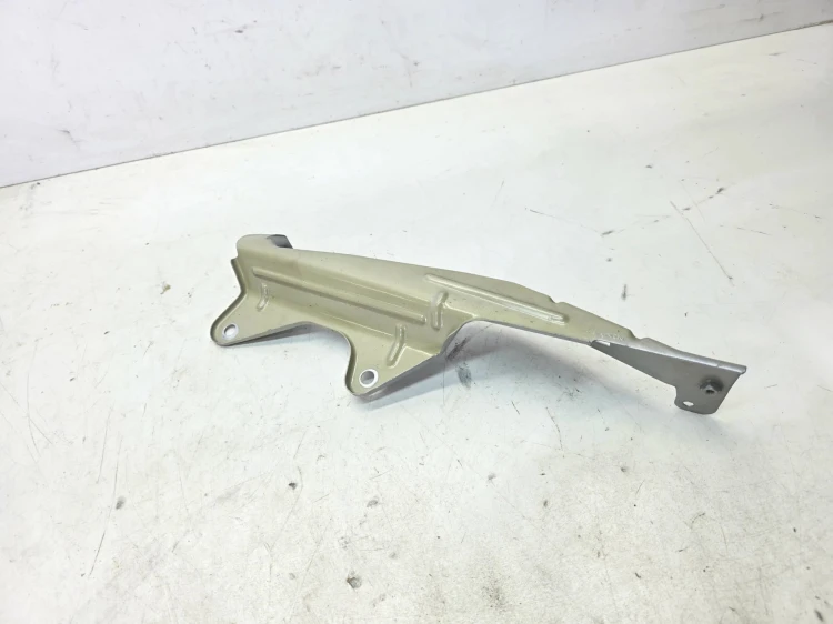 WSPORNIK MOCOWANIE BŁOTNIKA PRAWY PRZÓD AUDI Q4 E-TRON 89A821670