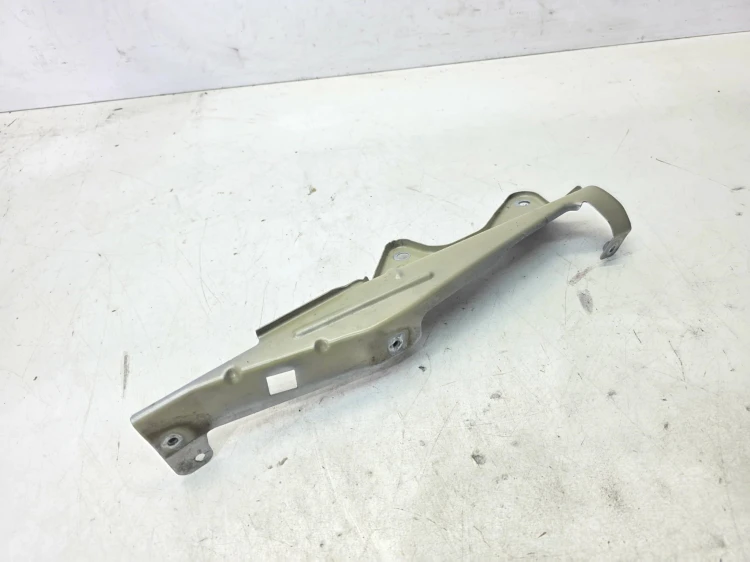 WSPORNIK MOCOWANIE BŁOTNIKA PRAWY PRZÓD AUDI Q4 E-TRON 89A821670