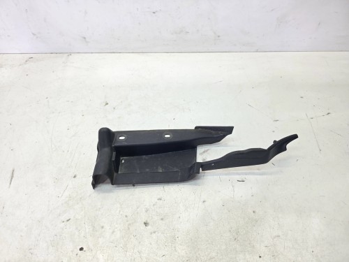 NAKŁADKA OSŁONA ZAWIASU MASKI PRAWA AUDI Q4 E-TRON 89A821170
