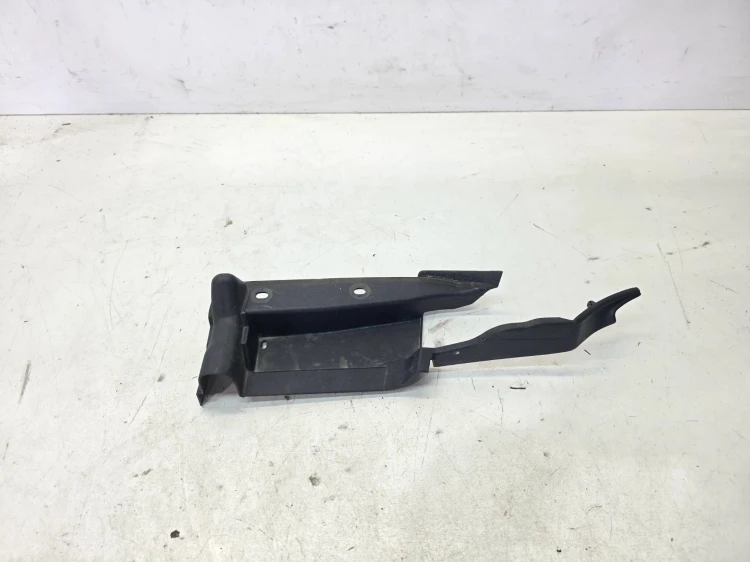 NAKŁADKA OSŁONA ZAWIASU MASKI PRAWA AUDI Q4 E-TRON 89A821170