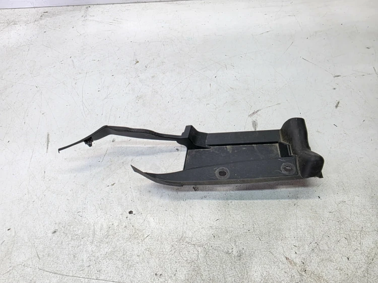 NAKŁADKA OSŁONA ZAWIASU MASKI PRAWA AUDI Q4 E-TRON 89A821170