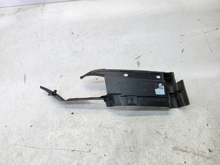 NAKŁADKA OSŁONA ZAWIASU MASKI PRAWA AUDI Q4 E-TRON 89A821170