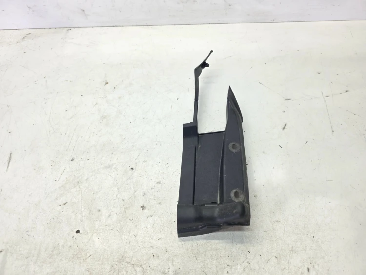 NAKŁADKA OSŁONA ZAWIASU MASKI LEWA AUDI Q4 E-TRON 89A821169