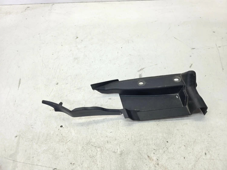 NAKŁADKA OSŁONA ZAWIASU MASKI LEWA AUDI Q4 E-TRON 89A821169