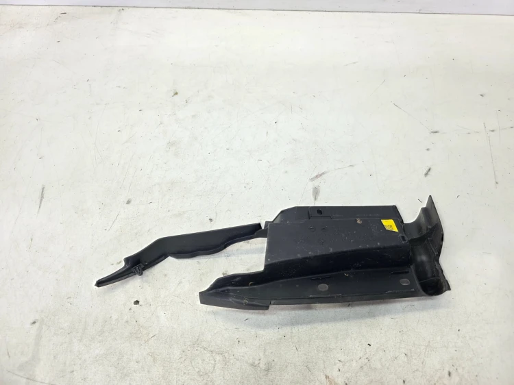 NAKŁADKA OSŁONA ZAWIASU MASKI LEWA AUDI Q4 E-TRON 89A821169