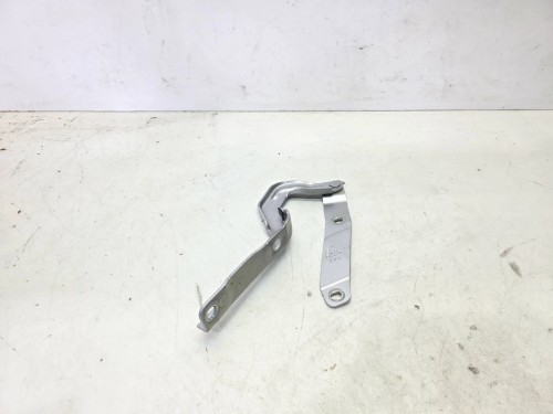 ZAWIAS MASKI LEWY AUDI Q4 E-TRON 89A823301 LZ7G