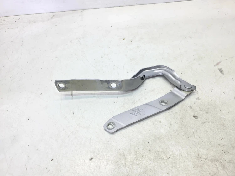 ZAWIAS MASKI LEWY AUDI Q4 E-TRON 89A823301 LZ7G