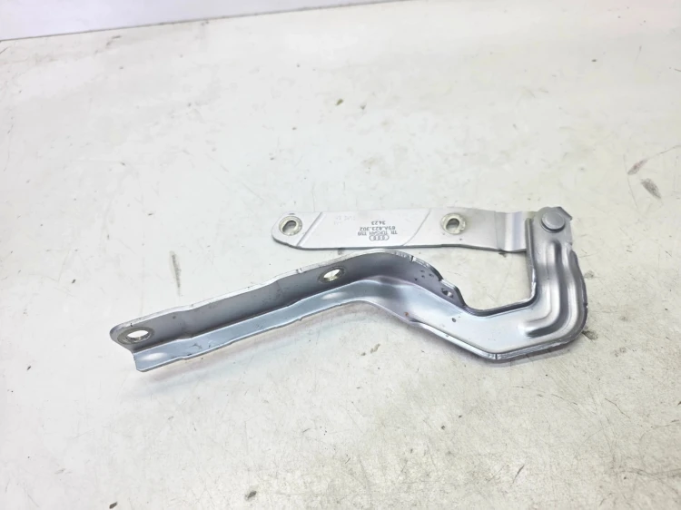 ZAWIAS MASKI PRAWY AUDI Q4 E-TRON 89A823302 LZ7G