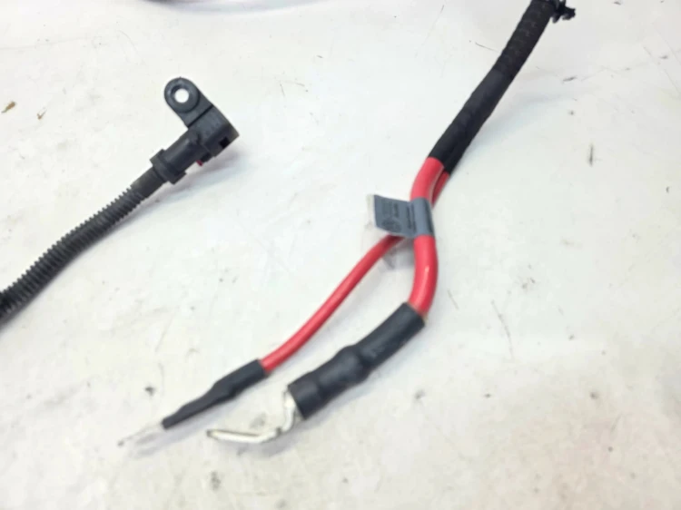 PRZEWÓD KLEMA PLUSOWA AUDI Q7 4M 4M0971225AT