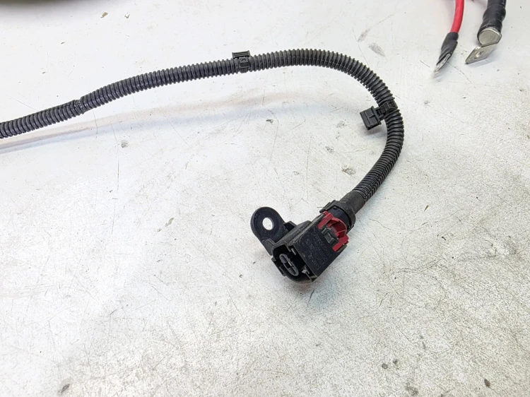PRZEWÓD KLEMA PLUSOWA AUDI Q7 4M 4M0971225AT