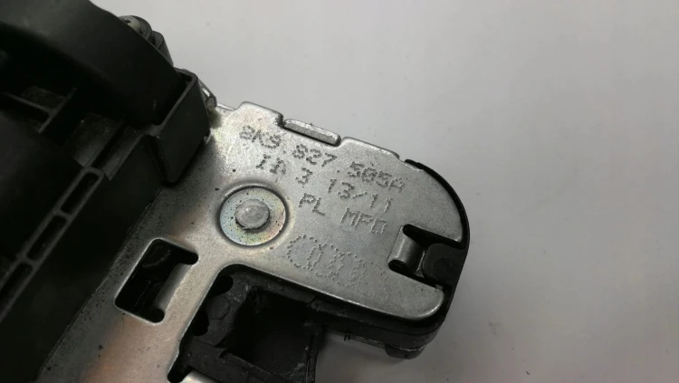 ZAMEK KLAPY TYŁ AUDI A3 A4 B8 A5 A6 A8 8K9827505A