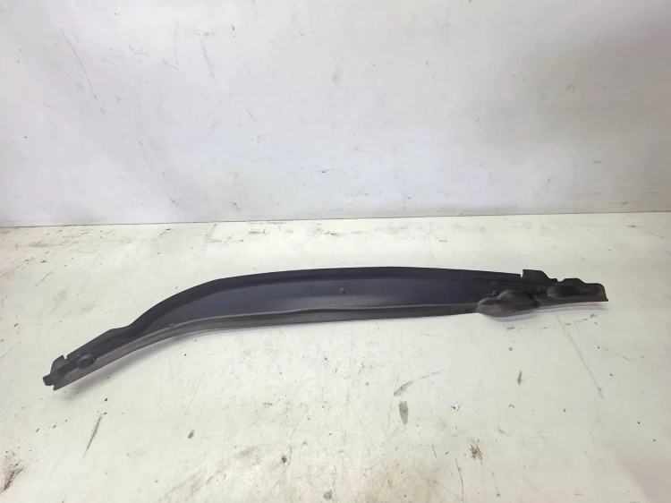 OSŁONA WYGŁUSZENIE BŁOTNIKA PRAWY PRZÓD AUDI Q4 E-TRON 89A821112